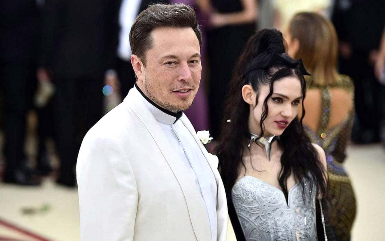 Elon Musk announces a divorce
